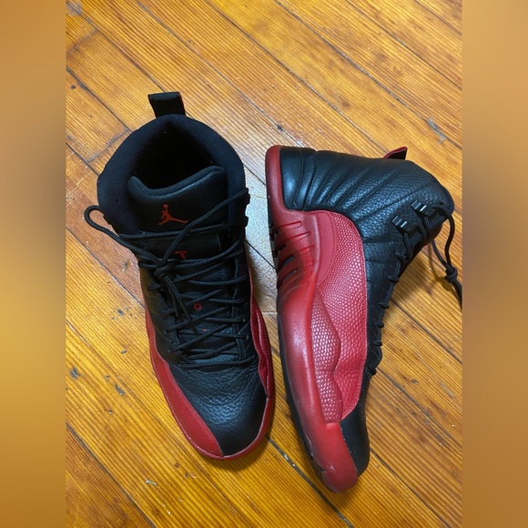 Jordan bred flu game size 10/2 - Picture 4 of 4